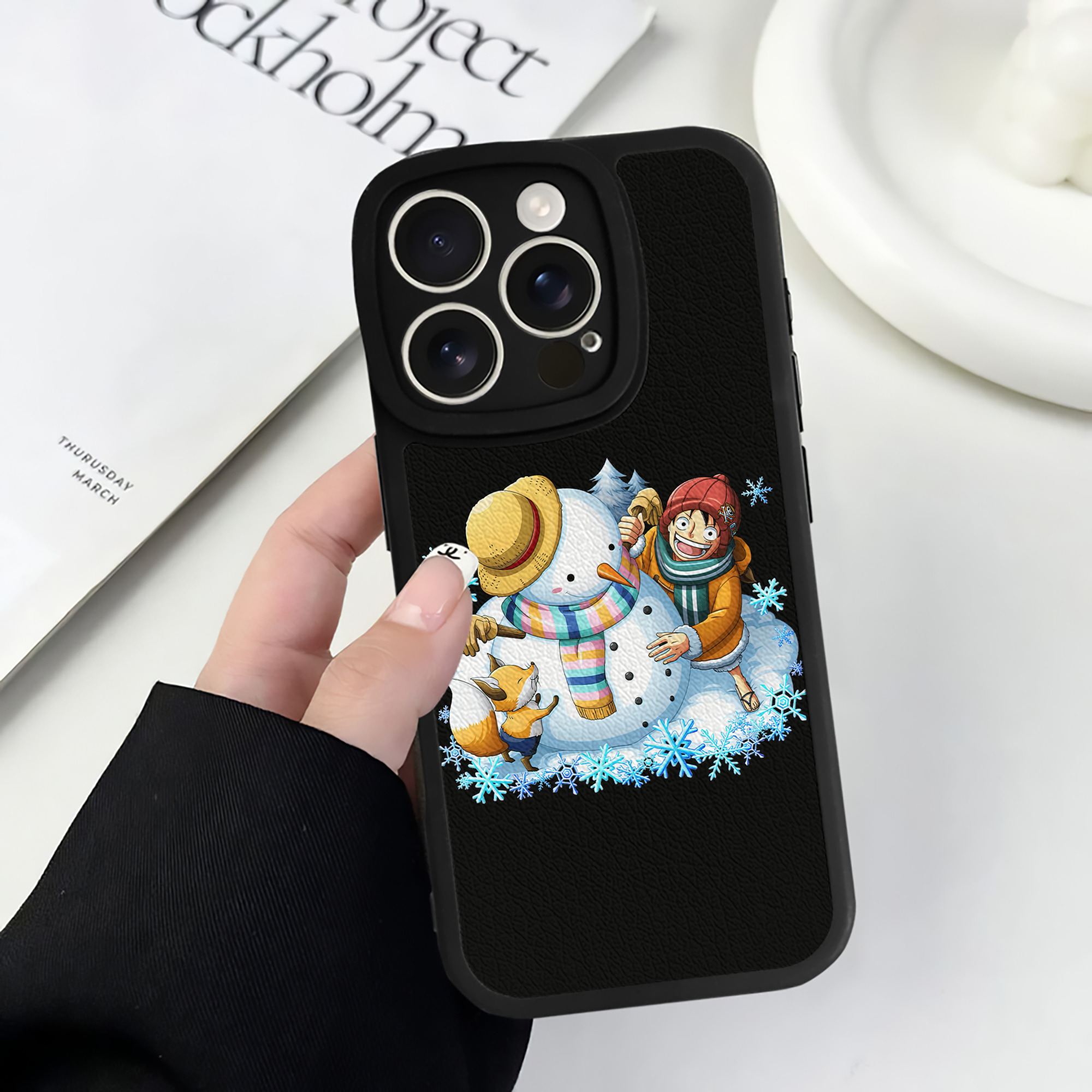 （画像用） ワンピース モンキー・D・ルフィ ONE PIECE Monkey D. Luffy 【iPhone 16シリーズ対応】シリコンスマホケース（レザー調） 材質：シリコン